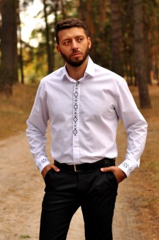 Класична біла сорочка з вишивкою для елегантного чоловіка