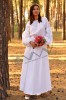 Весільна сукня з натуральної тканини з мереживною вишивкою