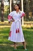 Дизайнерська сукня-халат із льону з об'ємною вишивкою