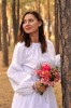 Весільна сукня з натуральної тканини з мереживною вишивкою