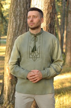 Чоловіча вишиванка з гербом України у кольорі хакі
